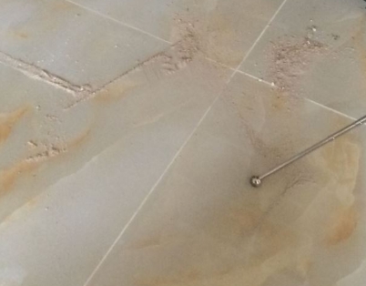 梅州市瓷砖空鼓维修公司分享粘合剂选择不当在瓷砖铺贴过程中可能导致以下问题