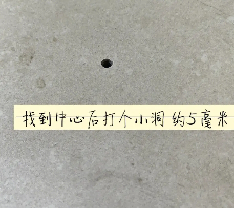 梅州市瓷砖空鼓维修公司专业解答在瓷砖铺贴过程中，如果砂料搅拌不均匀，将会带来以下问题
